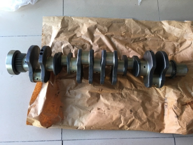 PC200-8锻钢曲轴(zhou)