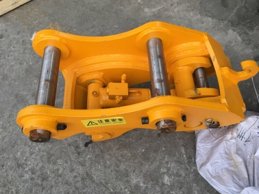 120机液压式快换接(jie)头