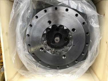 PC200-7行走牙(ya)箱