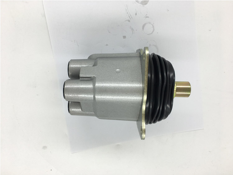 PC200-6操作(zuo)杆总成