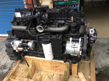 康(kang)明斯6CT8.3发动机总成