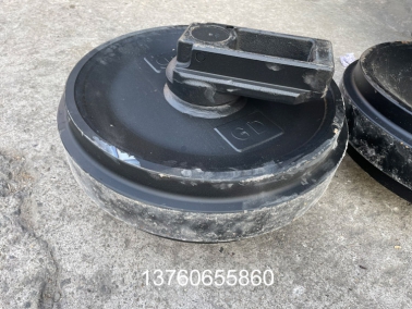 PC200-6 锻打引导(dao)轮