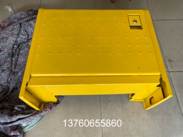 PC200-8挖(wa)掘机工具箱(xiang)